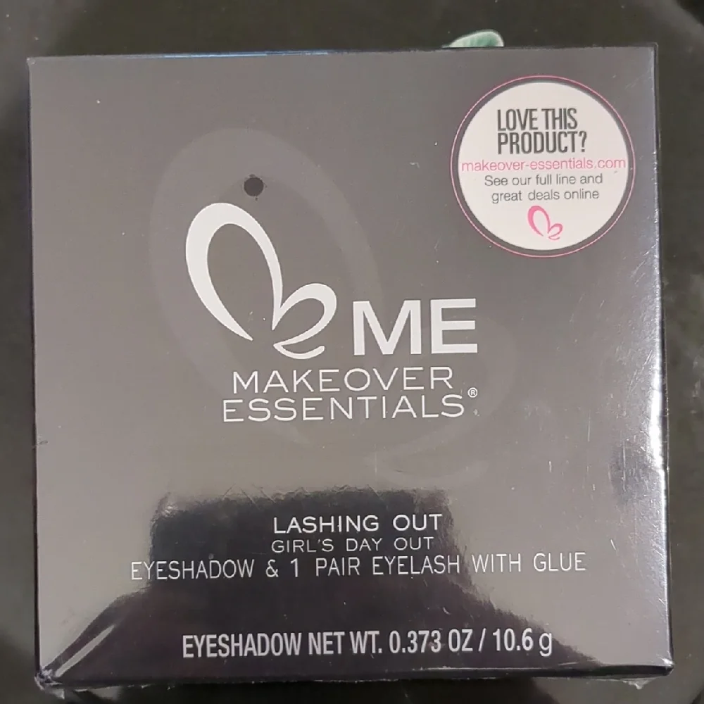 Eyeshadow+1pair Lashes With Glue